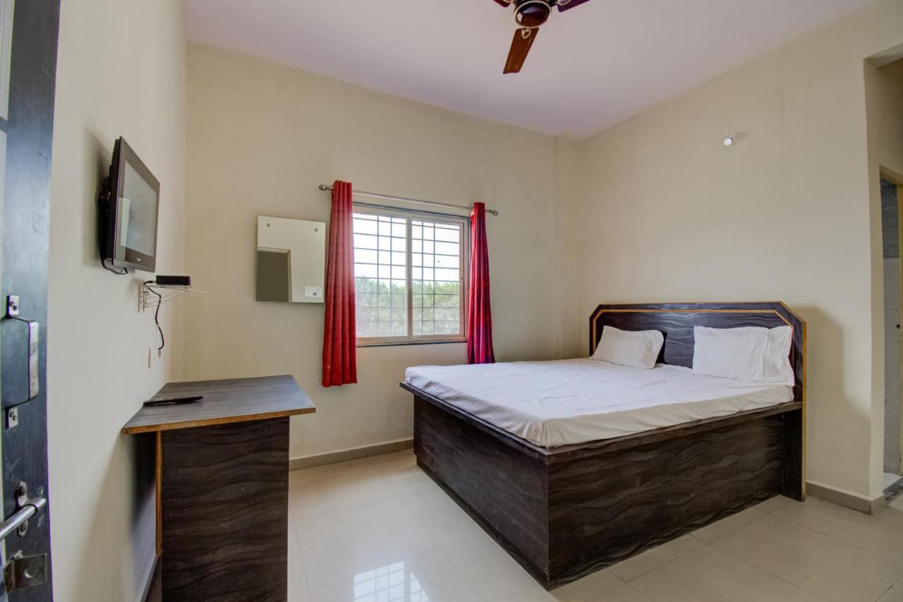 Spot On R D Homestay 1 Dispur Esterno foto